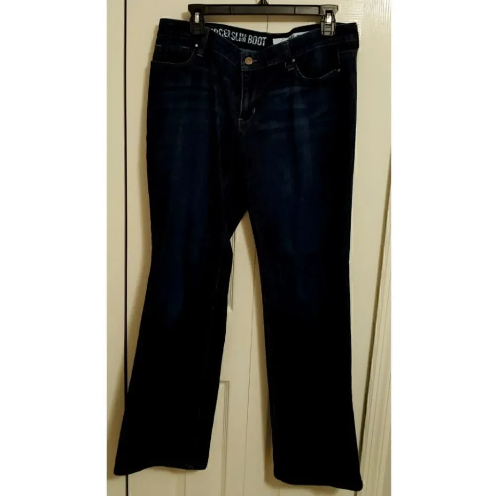 Women's DKNY Slim Boot Cut Jeans Size 14 fits like 12 EUC